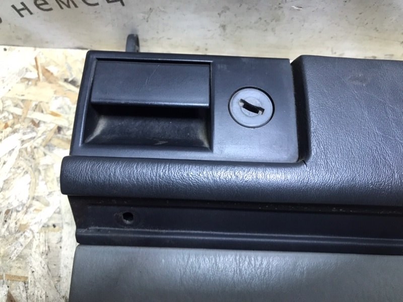 Бардачок Mercedes E-Classe W124 1989