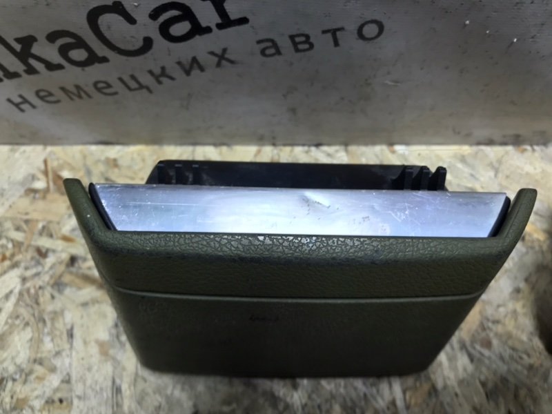 Пепельница двери Mercedes w123 1980 Седан