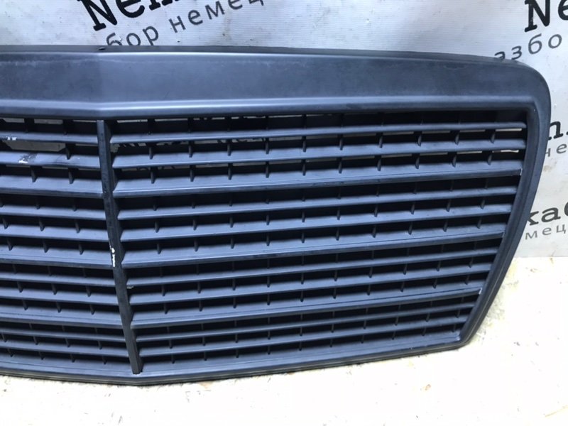 Решетка радиатора Mercedes W124 1993 E320