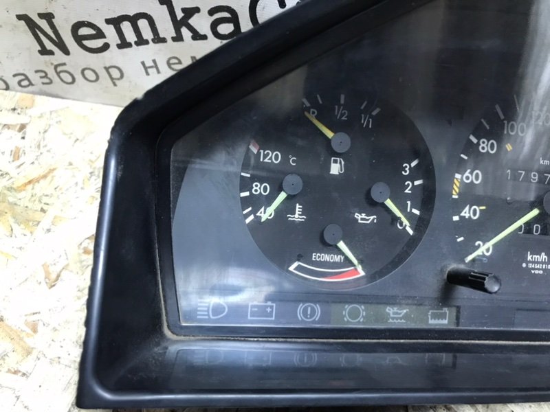 Щиток приборов Mercedes W124 1989 E260