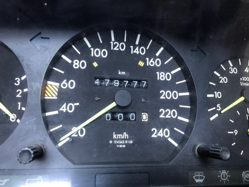 Щиток приборов Mercedes W124 1989 E260