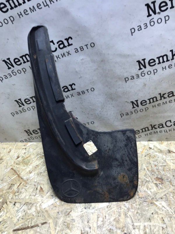 Брызговик Mercedes W124 1993 E320