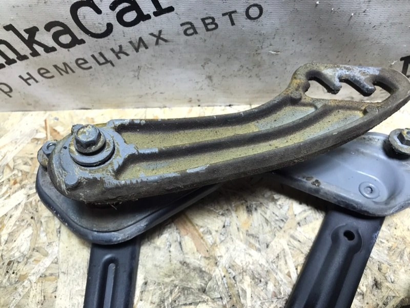 Петли капота Mercedes W124 1993 300CE