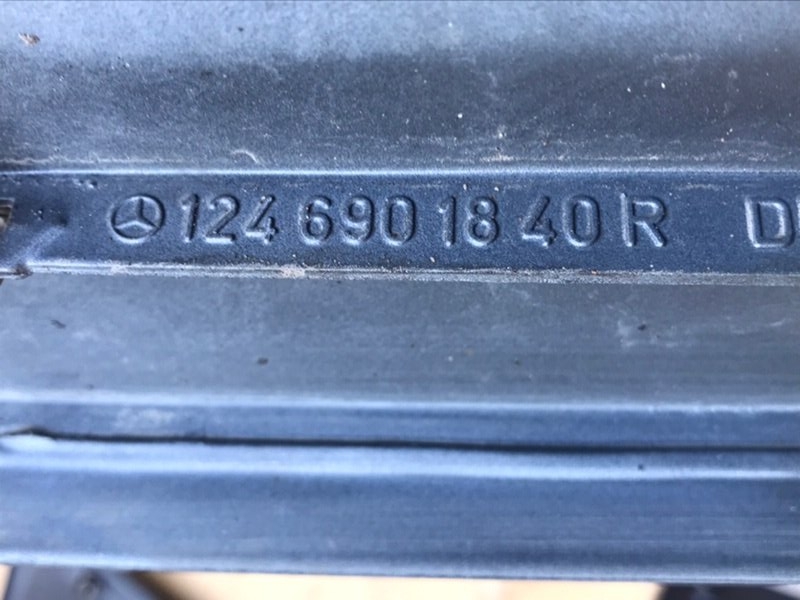 Молдинг двери Mercedes W124 1987