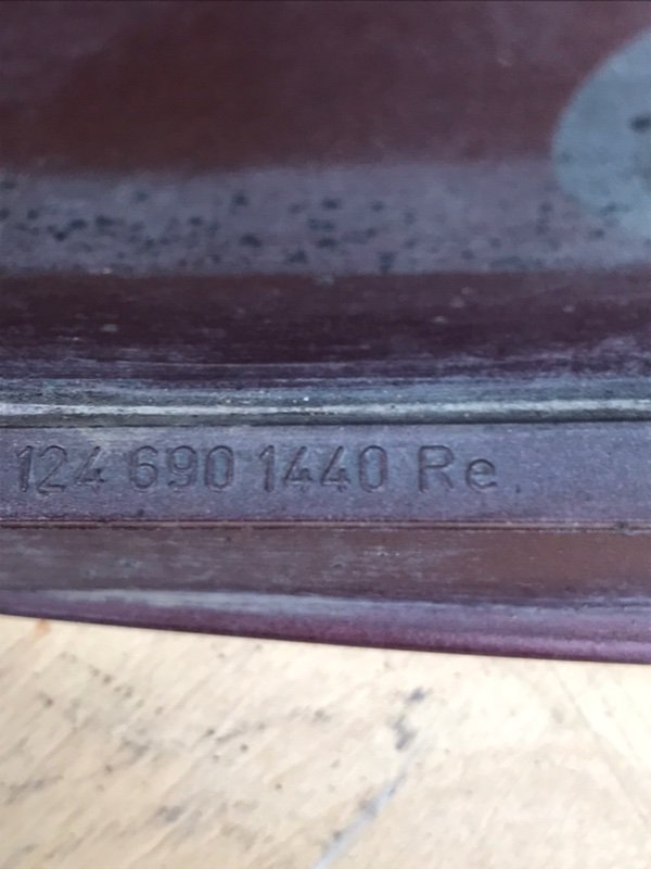 Молдинг двери КОМПЛЕКТ Mercedes W124 1993 250D