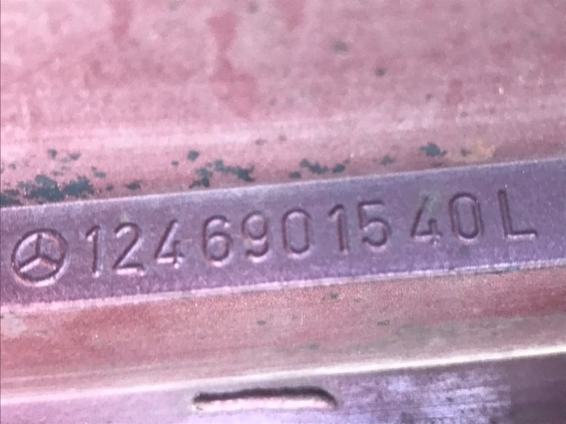Молдинг двери КОМПЛЕКТ Mercedes W124 1993 250D