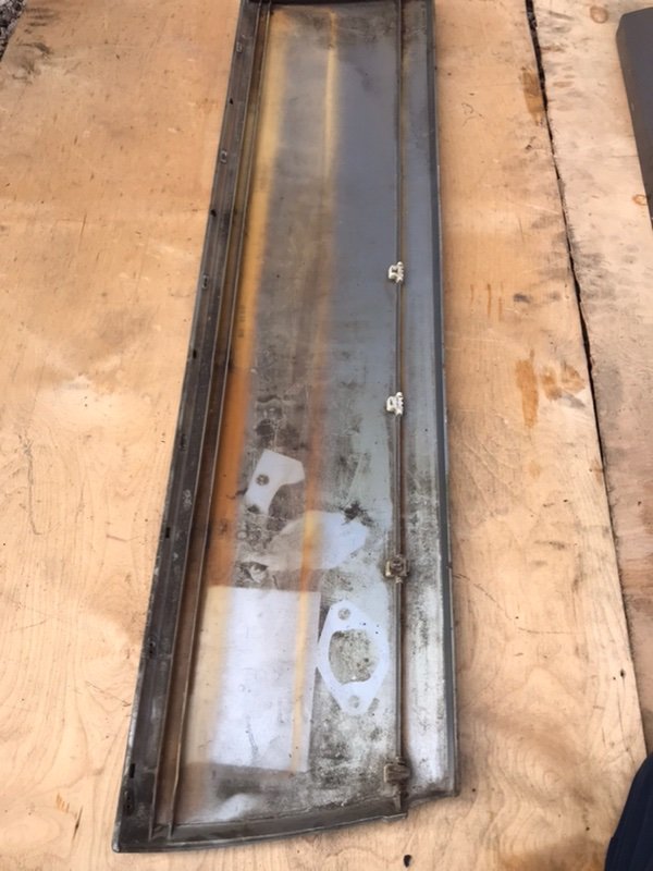 Накладка двери Mercedes W124 1993 250D