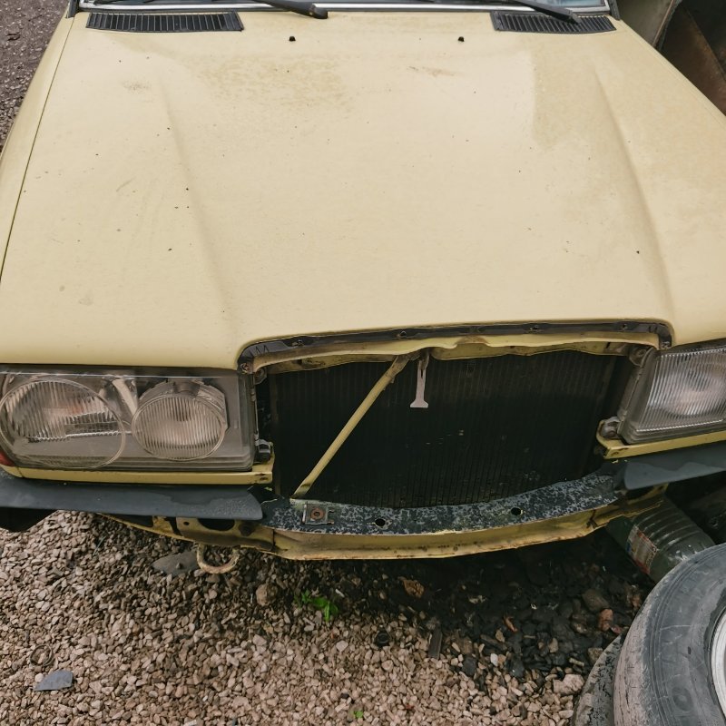 Капот Mercedes w123 1980 Седан