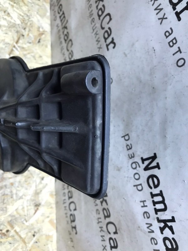 Корпус помпы Mercedes S-Klass 1987 W126