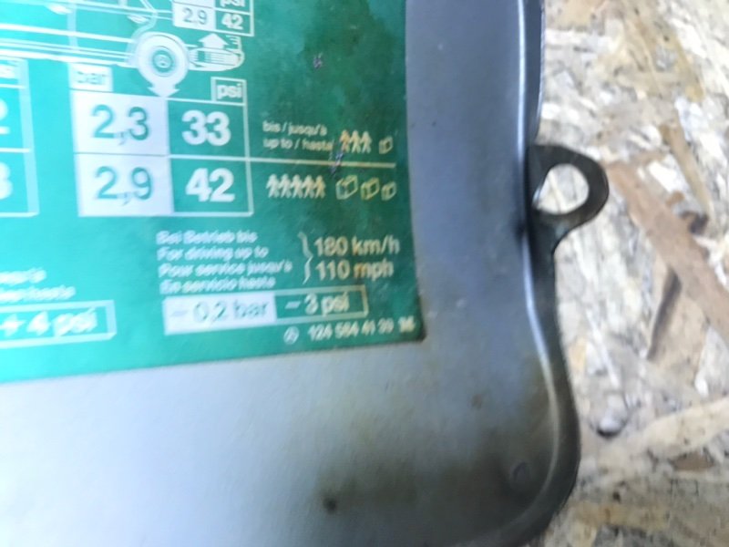 Лючок бензобака Mercedes W124 1993 E320