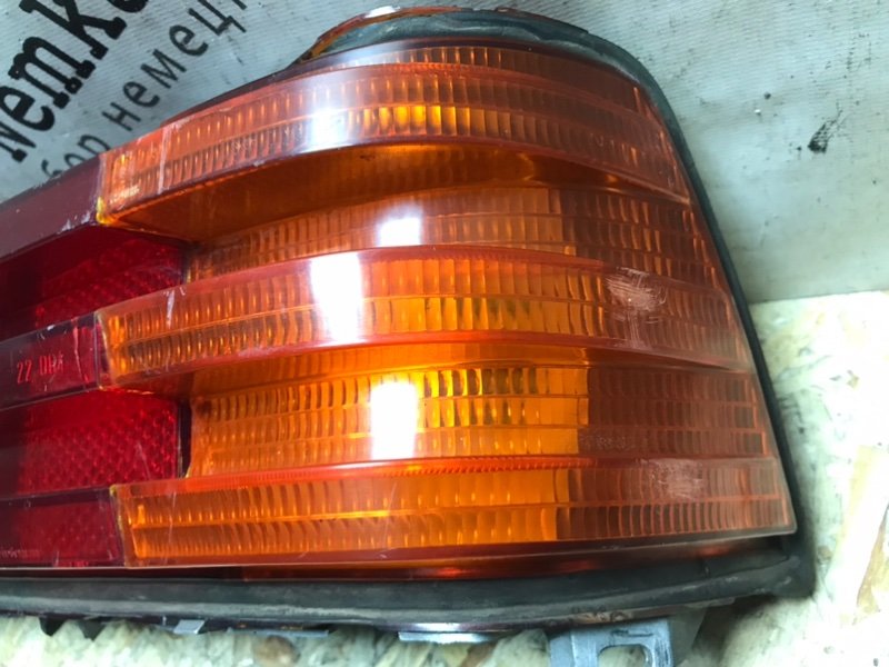 Фонарь Mercedes w123 1985 Седан