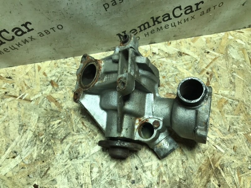 Помпа Mercedes W124 1993 300CE