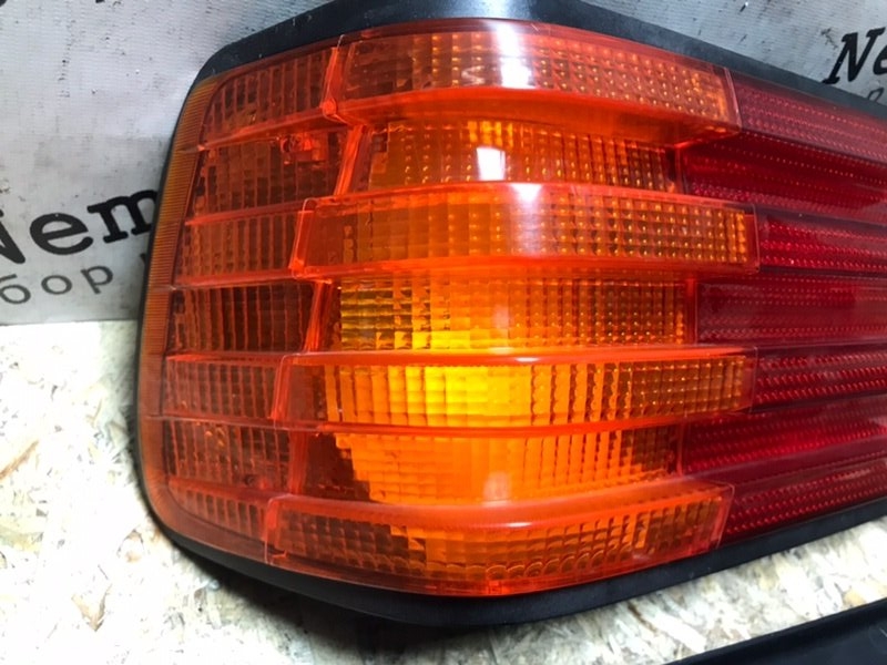 Фонарь Mercedes W126 1980