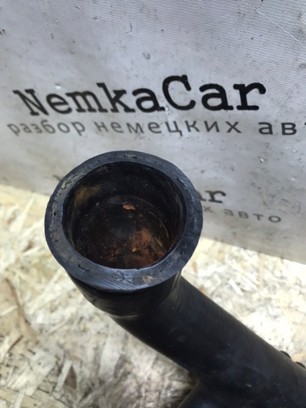 Патрубок радиатора Mercedes W126 1980