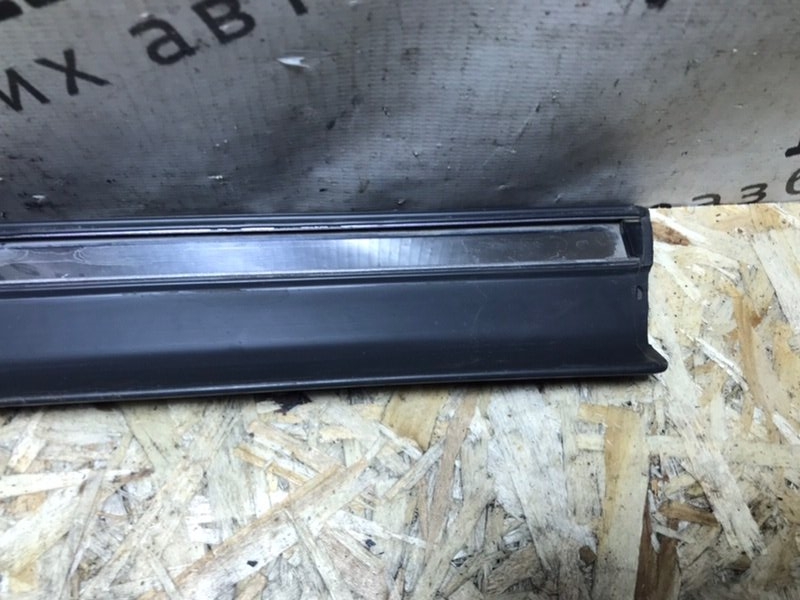 Молдинг двери Mercedes 190 W201