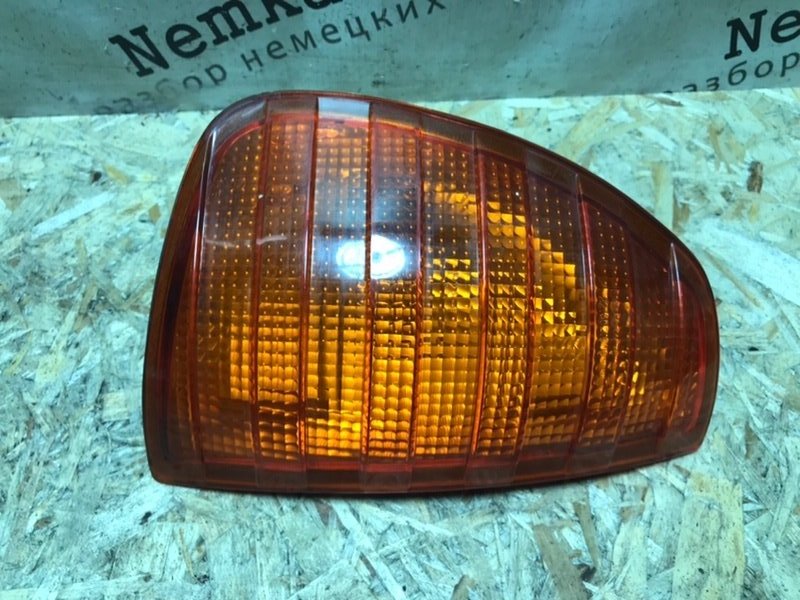 Поворотник Mercedes w123 1980 Седан