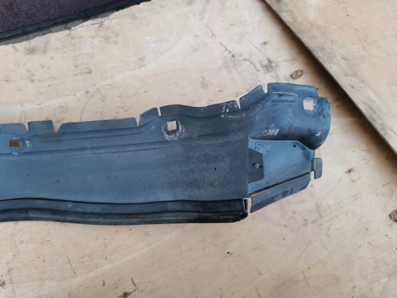 Подкрылок Mercedes W124 1993 300CE
