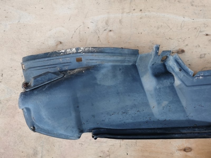 Подкрылок Mercedes W124 1993 300CE
