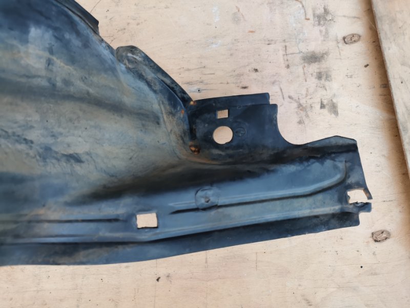Подкрылок Mercedes W124 1993 300CE