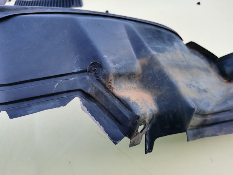 Подкрылок Mercedes W124 1993 300CE