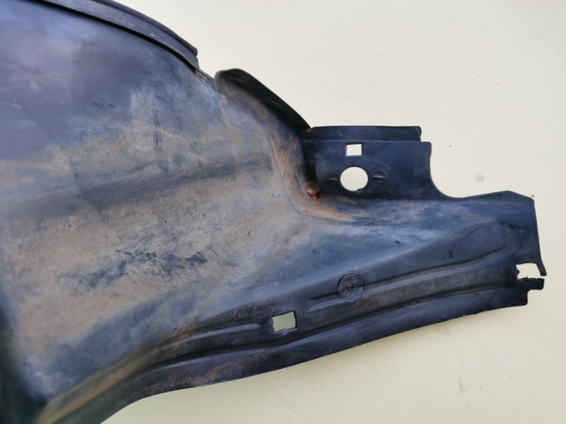 Подкрылок Mercedes W124 1993 300CE