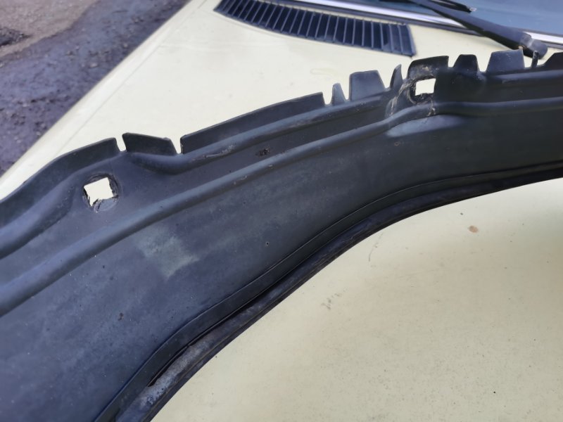 Подкрылок Mercedes W124 1993 300CE