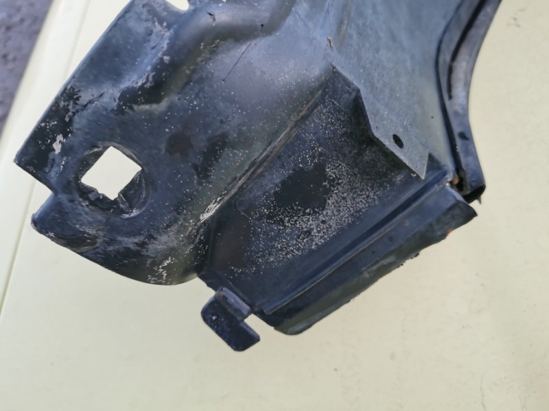 Подкрылок Mercedes W124 1993 300CE