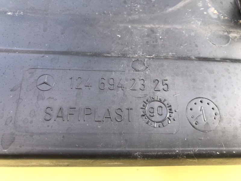 Обшивка багажника Mercedes W124 1993 300CE
