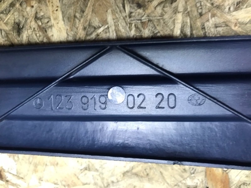 Накладка сиденья Mercedes w123 1980 Седан