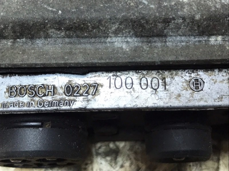 Коммутатор Mercedes w123 1980 Седан