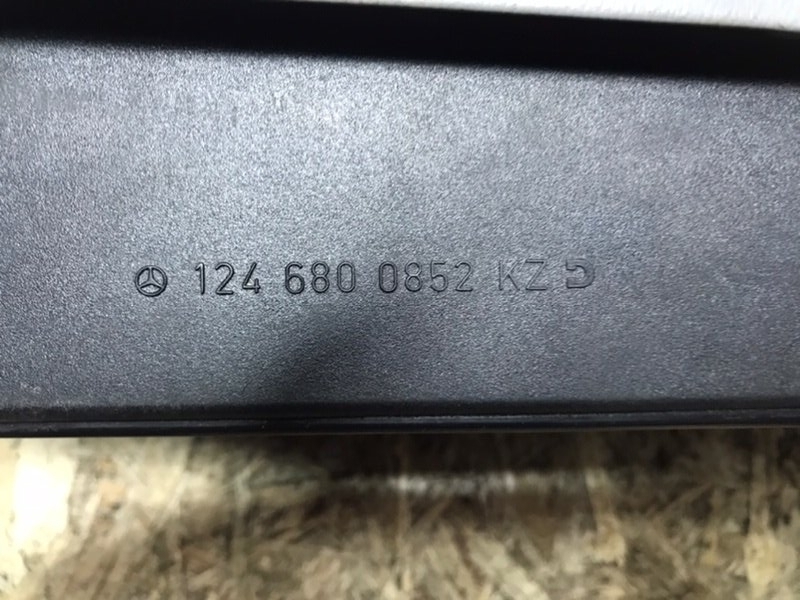 Хлебница Mercedes W124 1994 Седан