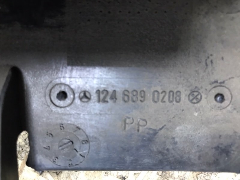 Накладка на торпедо Mercedes W124 1993 E320