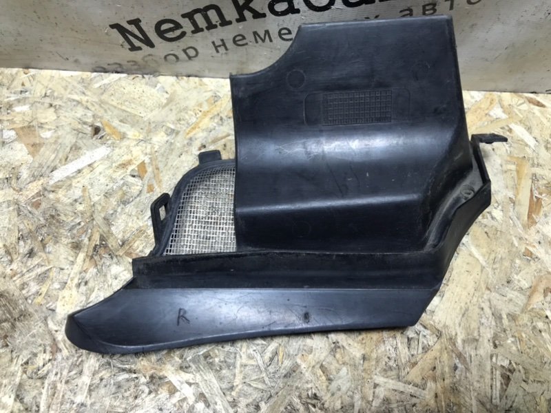 Крышка жабо Mercedes W124 1994 Седан