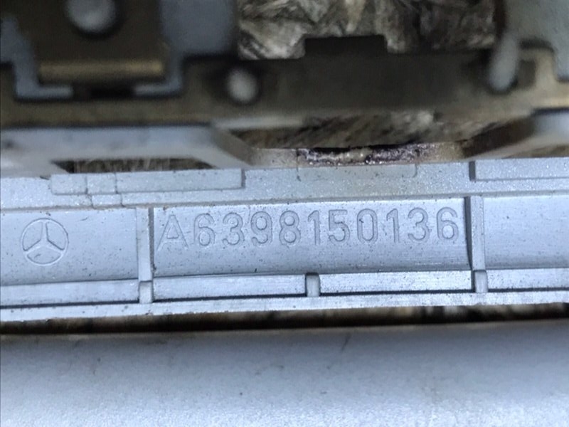 Ручка потолочная Mercedes Vito 2005 639