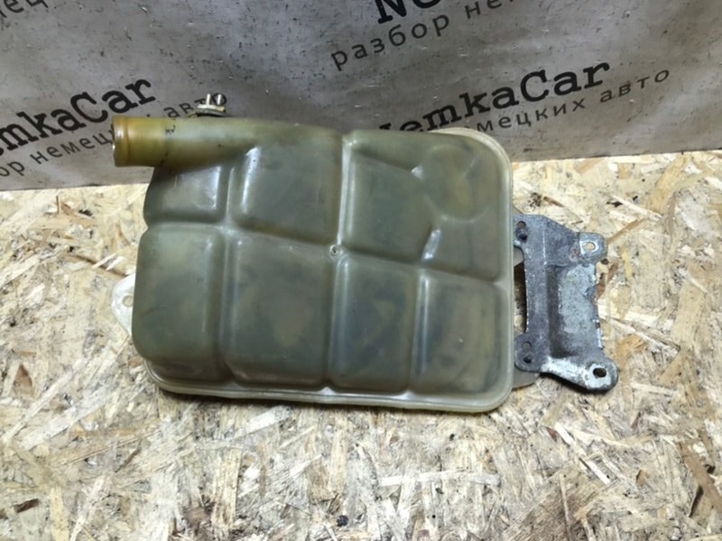 Бачок расширительный Mercedes W126 1988 420SE