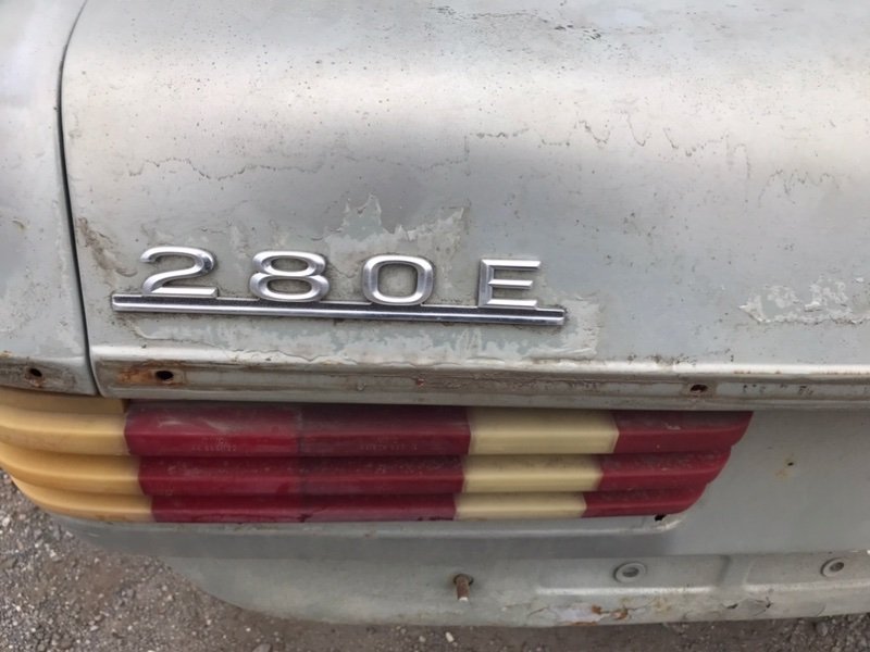 Крышка багажника Mercedes w123 1980 Седан