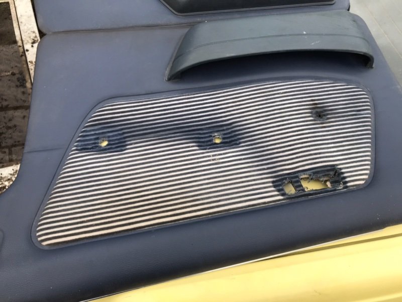 Обшивка двери Mercedes w123 1980 Седан