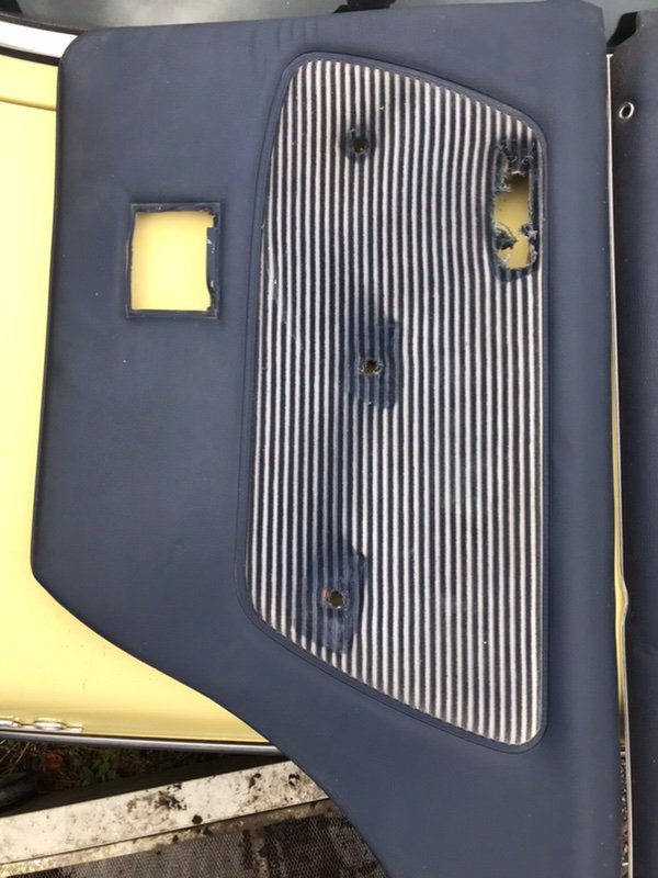 Обшивка двери Mercedes w123 1980 Седан