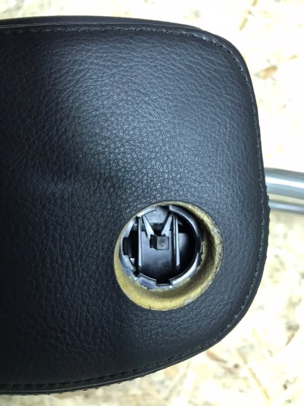 Подголовник раздвижной Volkswagen Touareg 2012 NF