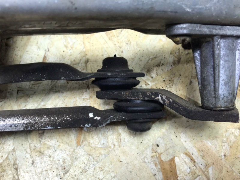 Трапеция стеклоочистителя Mercedes W126 1988 420SE