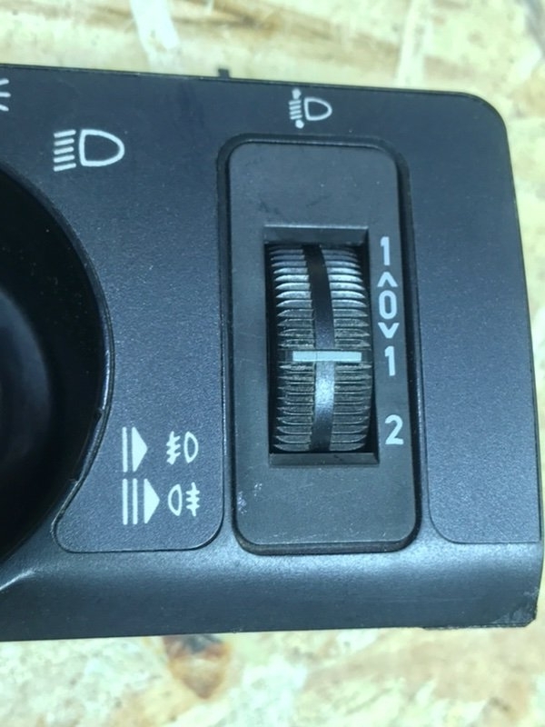 Кнопка корректора фар Mercedes W126 1988 420SE