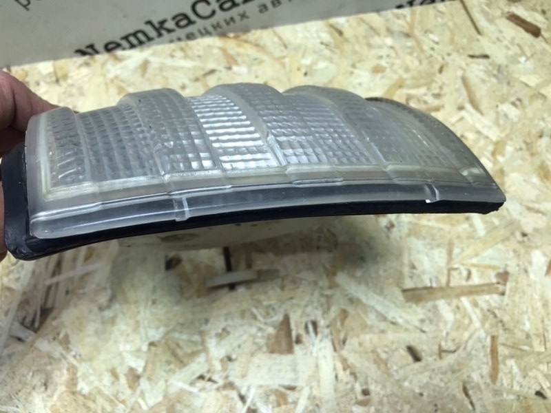 Поворотник Mercedes W126 1988 420SE