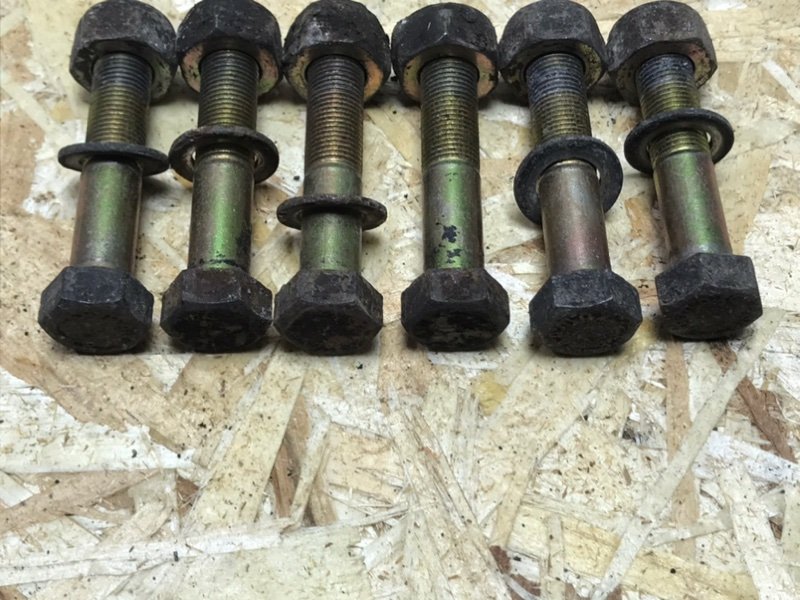 Болт карданного вала Mercedes w123 1980 Седан