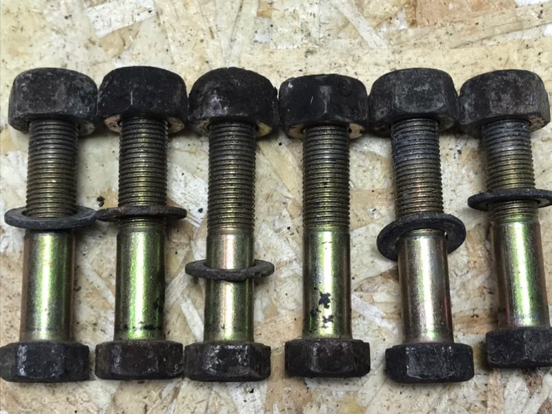 Болт карданного вала Mercedes w123 1980 Седан