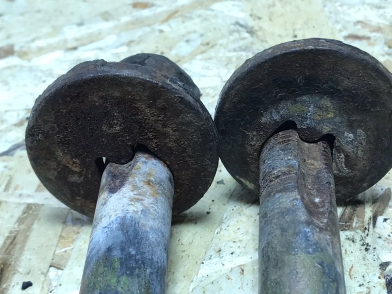 Болт развальный Mercedes w123 1980 Седан