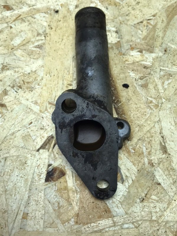 Фланец системы охлаждения Mercedes W124 1992