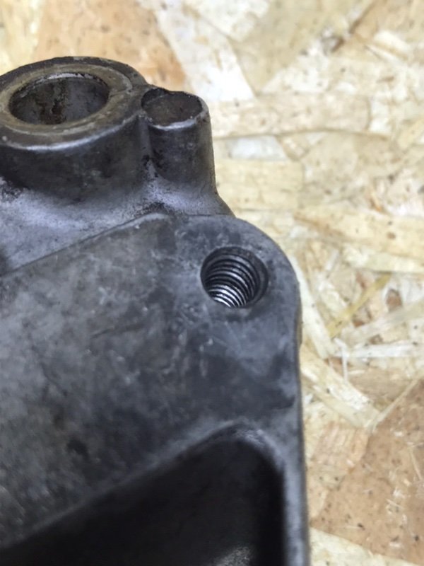 Фланец системы охлаждения Mercedes W124 1992