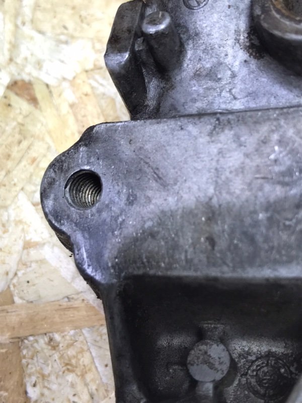 Фланец системы охлаждения Mercedes W124 1992