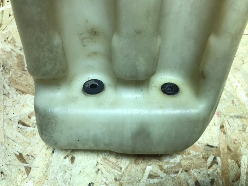 Бачок омывателя Mercedes W124 1992