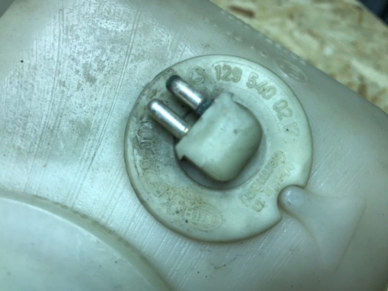 Бачок омывателя Mercedes W124 1992